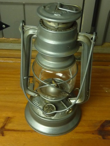 Lampe pétrole lanterne - lampe,