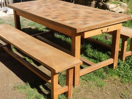 Table carrelée bancs - table,