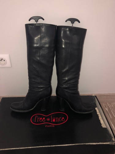 Jolies bottes talons - à,