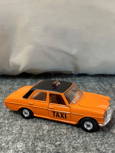 Vtg 1974 corgi mercedes - vtg., mercedes-benz