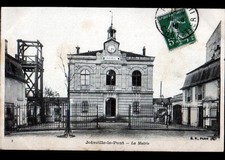 JOINVILLE-LE-PONT (94) SCAFFOLDING & COUPLING AT THE TOWN HALL in 1910