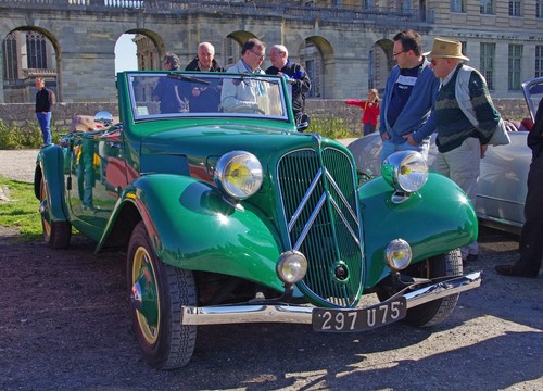Cars citroen traction avant