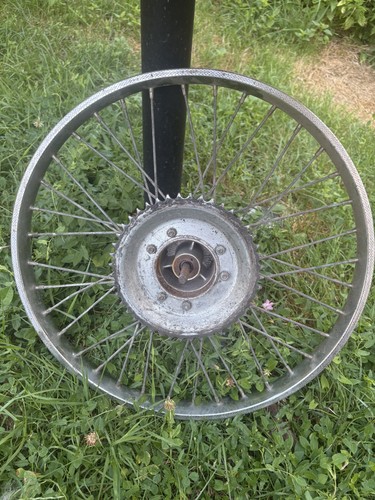 Roue arrière 103 - arrière,
