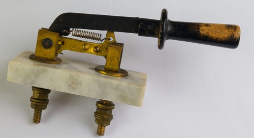 Sectionneur ancien cuivre - ancien,