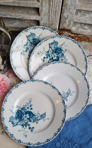 Anciennes petites assiettes - anciennes,