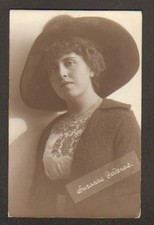 Belgian artist / Miss Suzanne GODENNE, bust with hat, in 1912