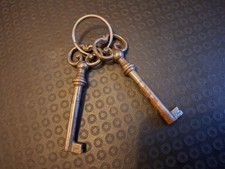 2 anciennes clés clefs de