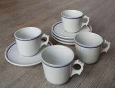 4 tasses et sous-tasses