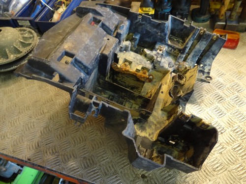 Boitier coffre avant quad - avant,