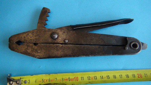 Outil ancien très jolie pince - outil,