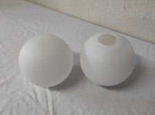 2 Abat jours, globes en verre
