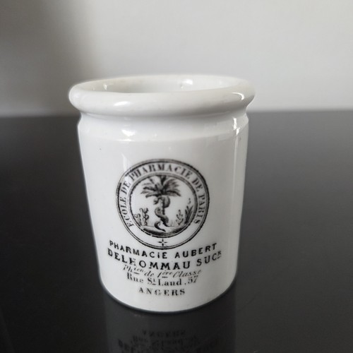 Ancien pot pharmacie - pot, a