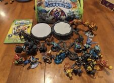 skylanders lot wii 22 Figures 2 Portals, Carrying Bag And Book