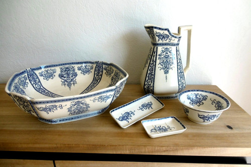 Service toilette porcelaine - de,
