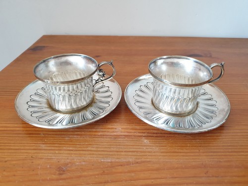 Paire tasse sous - et,