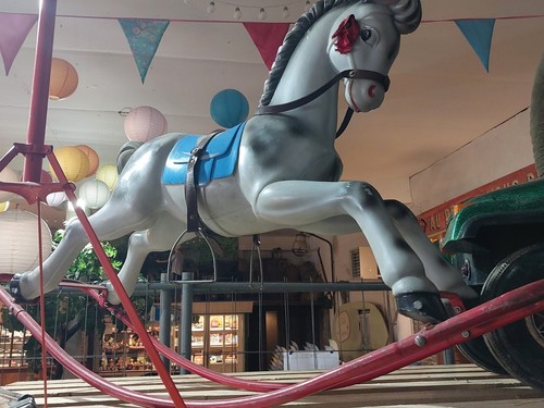 Ancien cheval bascule - ancien,
