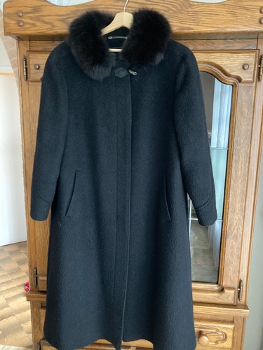 Magnifique manteau noir - magnifique,