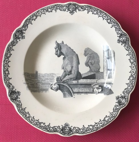 Plat faience fine stryge - faience,