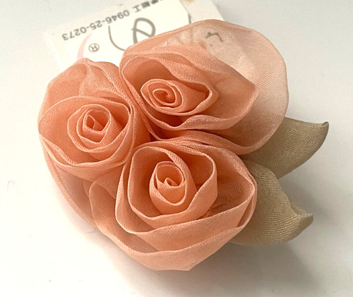 Magnifique broche rose soie - magnifique,