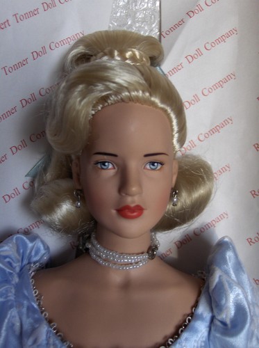 Tonner 1999 fashion doll - tonner,