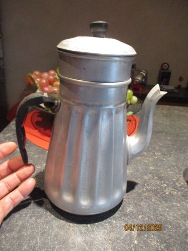 Ancienne cafetière - ancienne, en