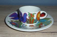 petite tasse et sous tasse à