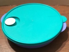 Tupperware #3284 Crystalwave 10” Divided Microwave Dish Blue Green Vented Lid