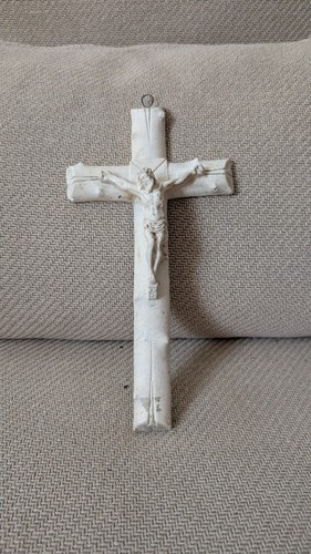 Ancien crucifix plâtre - , début