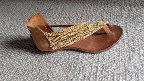Cydwoq felis sandals - cydwoq,