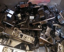 119 BLUM CABINET HINGE 70T355 w/ Quick Release Clip 175L663