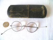 PAIRE DE LUNETTES DE VUE FIN