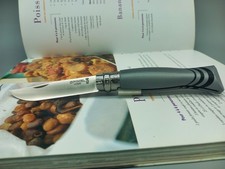 Opinel 08 inox avec manche en ABS  bicolore  Argent & Noir