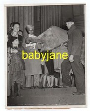 SABU ORIGINAL 7X9 PHOTO CANDID W/ CHILDREN & ELEPHANT DURING DEFENSE BOND TOUR