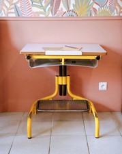 Yvan, le bureau d'écolier en