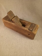 Ancien rabot en bois