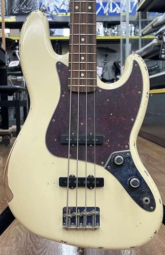 Guitare basse électrique