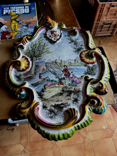 Ancien grand plat en - et,