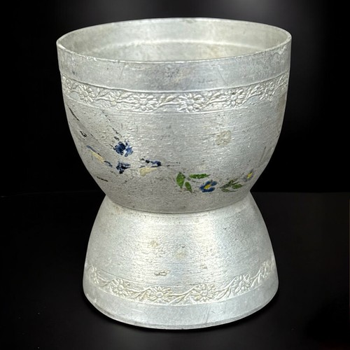 Coquetier ancien aluminium