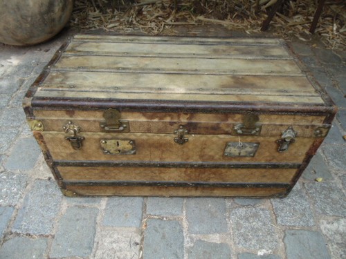 Malle ancienne courrier - courrier, fin