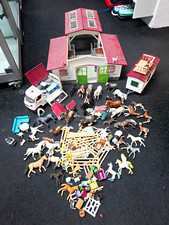 Jouet - Grande Collection Schleich / Lot - Chevaux - Écurie - Véhicules