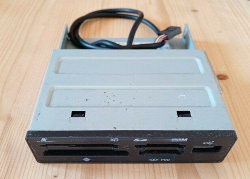 Lecteur carte mémoire - +, usb