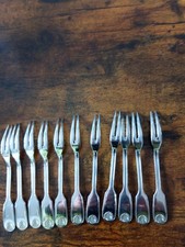 11 fourchettes à crustacés