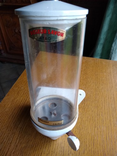 Ancien distributeur savon - de,