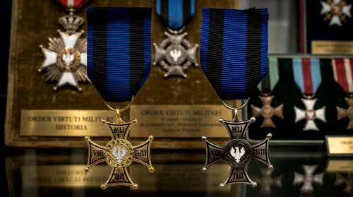 Ordre virtuti militari - "virtuti, militari"