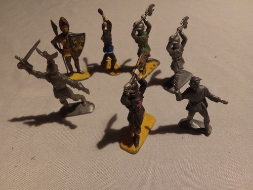 Lot figurines médiévales - 7,