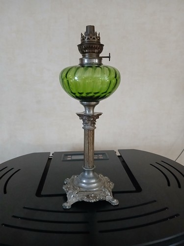 Lampe pétrole ancienne - lampe,