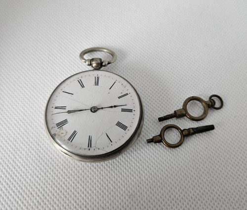 Très ancienne montre - très,