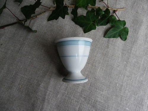 Coquetier ancien porcelaine - coquetier, en
