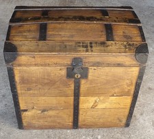 Superbe malle ancienne en bois TBE