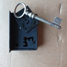  SERRURE POUR ARMOIRE Droite Ou Tiroir   Neuf De Stock LAURENT 